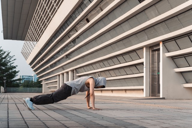 男生送餐時得知被空軍航空大學錄取