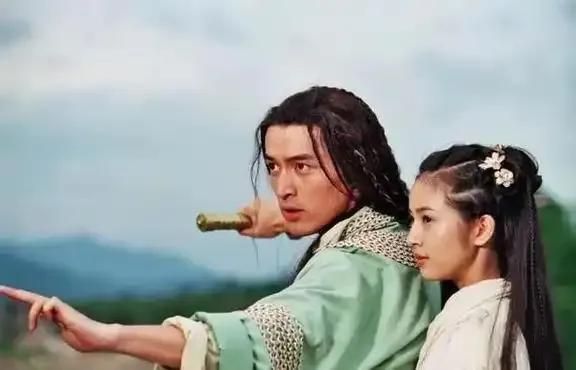 林依晨二胎后首露面 素顏白到發(fā)光