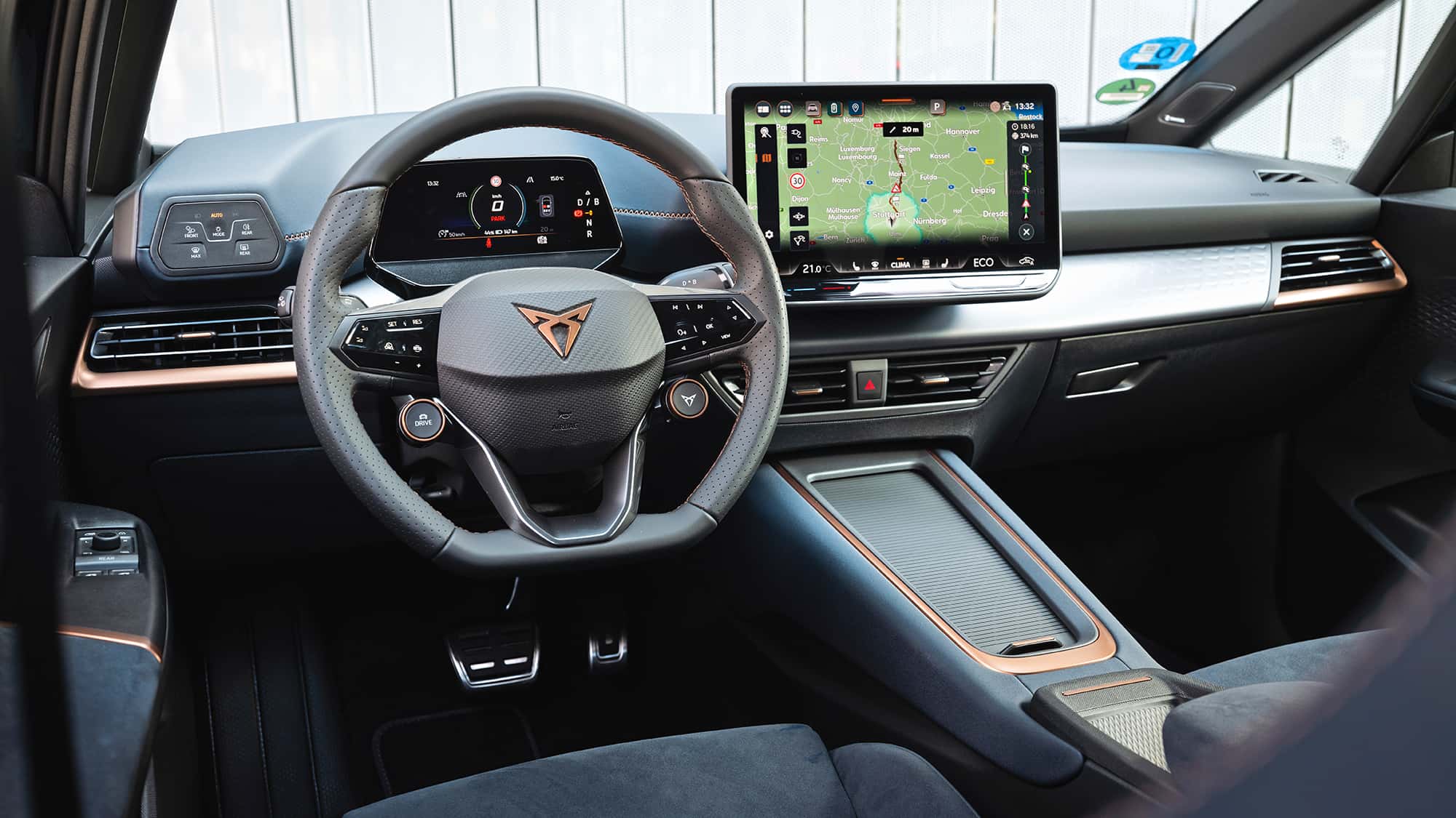 緊湊級電動車大戰!起亞新秀能否成為性價比之王?