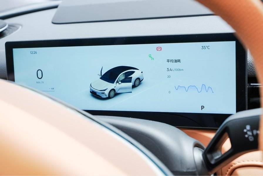 百公里油耗3.4L!吉利銀河星耀8“3L油耗挑戰(zhàn)”in長春