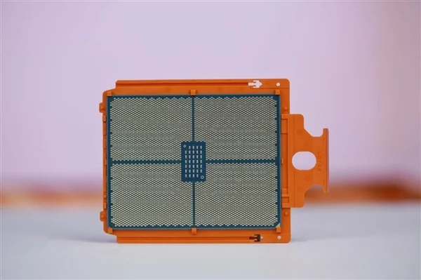 最強桌面CPU！AMD銳龍線程撕裂者9970X/9980X圖賞