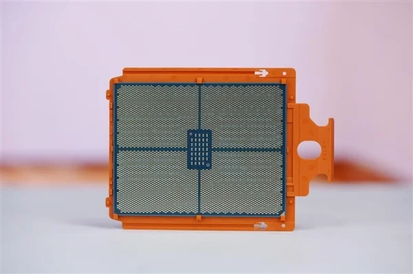 最強桌面CPU！AMD銳龍線程撕裂者9970X/9980X圖賞