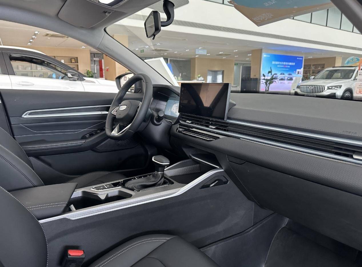 第4代帝豪全球400萬紀念款,三大件解讀,CVT18變速箱