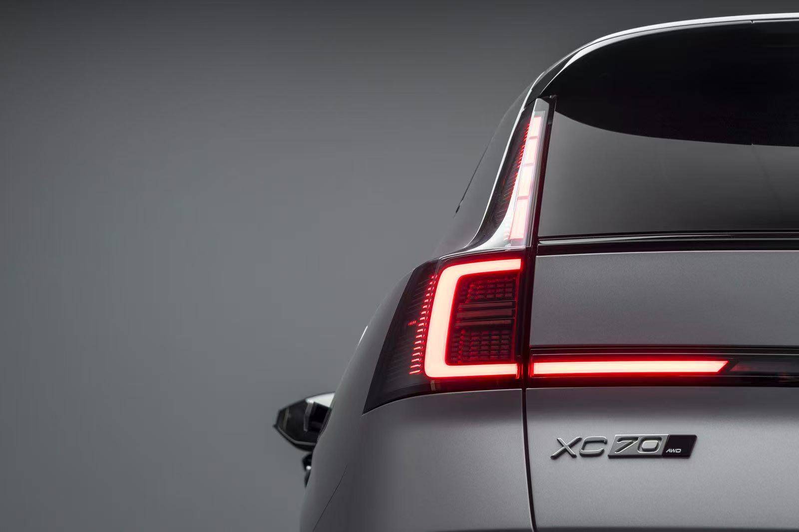 沃爾沃XC70技術破局:三電機混動與實用智能的豪華突圍