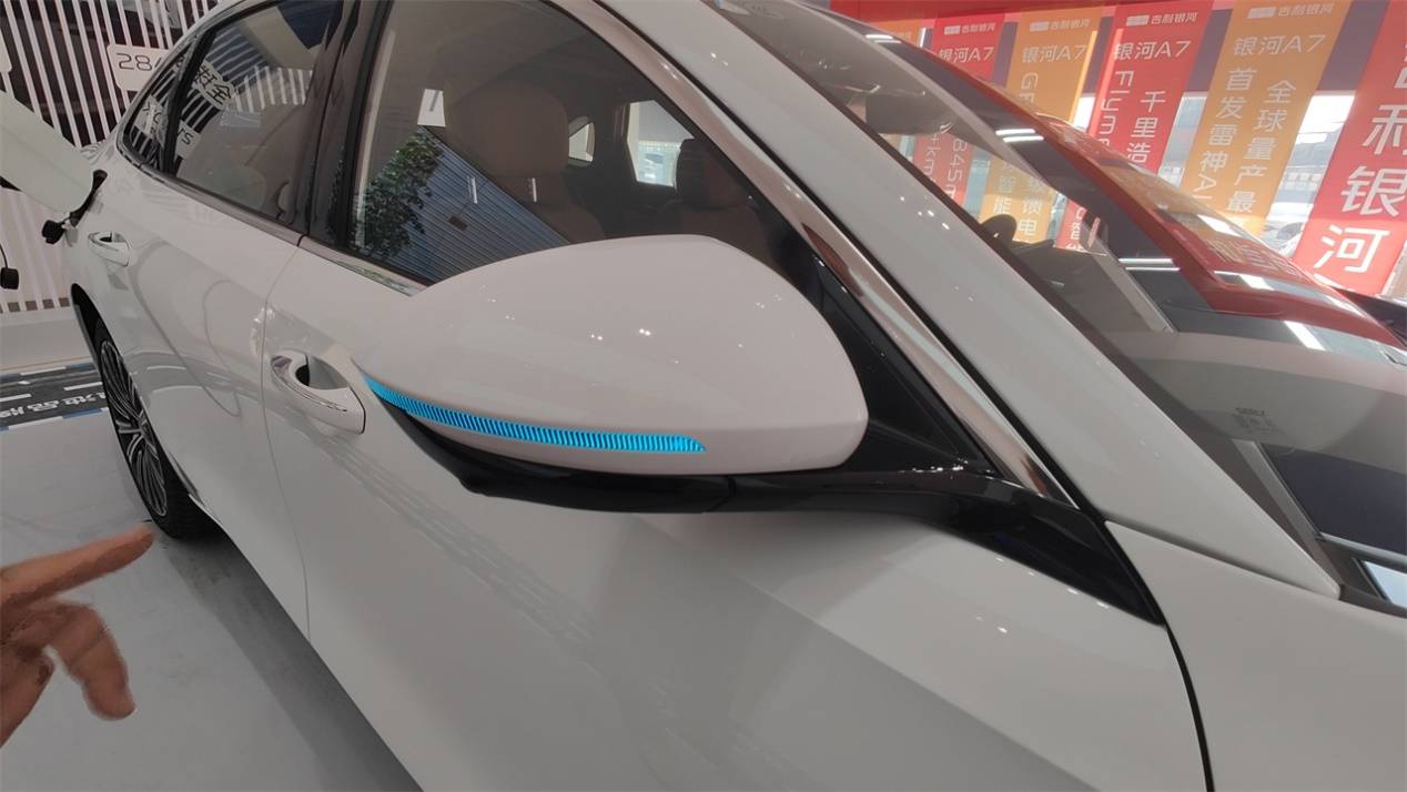 獨立試駕吉利銀河A7:摸著比亞迪過河,就成了一半?