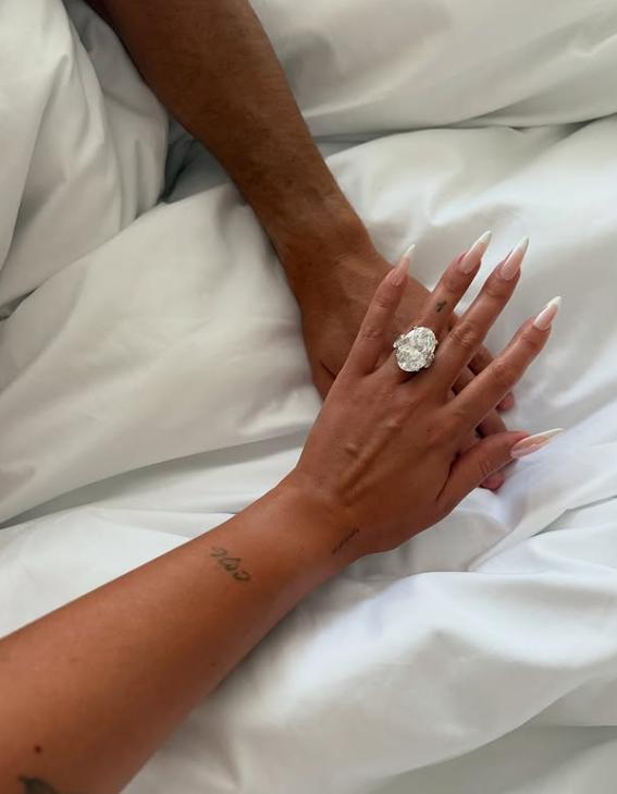 C羅訂婚送喬治娜超27萬英鎊禮物