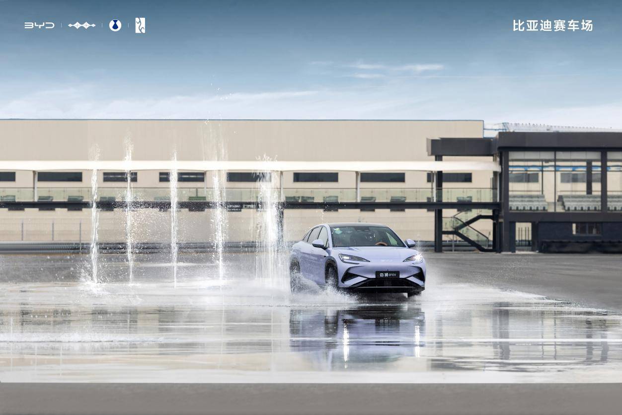 全民賽道 全場(chǎng)好玩!比亞迪全地形賽車場(chǎng)正式開業(yè)!