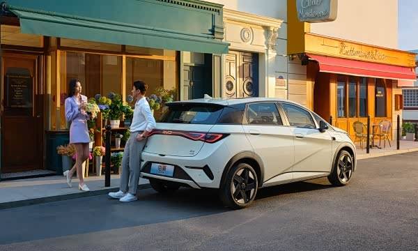 比亞迪海豚的最強對手,全新MG4預售7.38萬起能否入手?