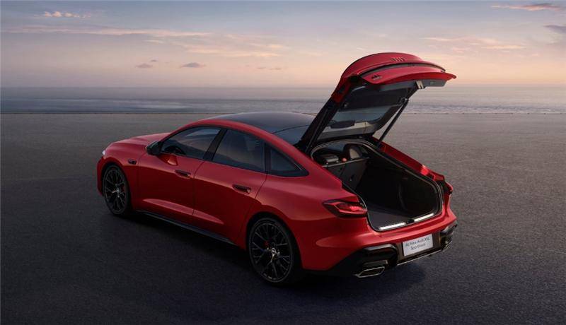 都說繞不開3系,如果遇到A5L Sportback呢?