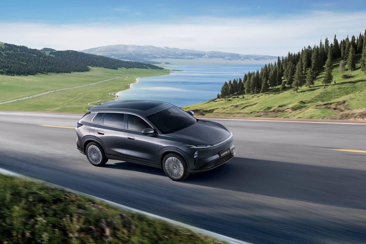 東風(fēng)風(fēng)神L8強(qiáng)勢攪局!家用SUV越級新標(biāo)桿,給20萬內(nèi)市場洗洗牌