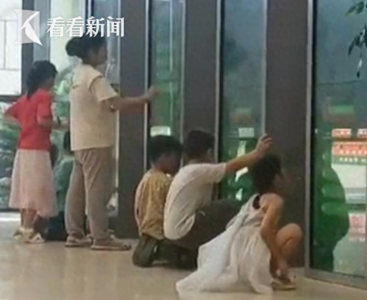 多地圖書館成“免費托兒所”