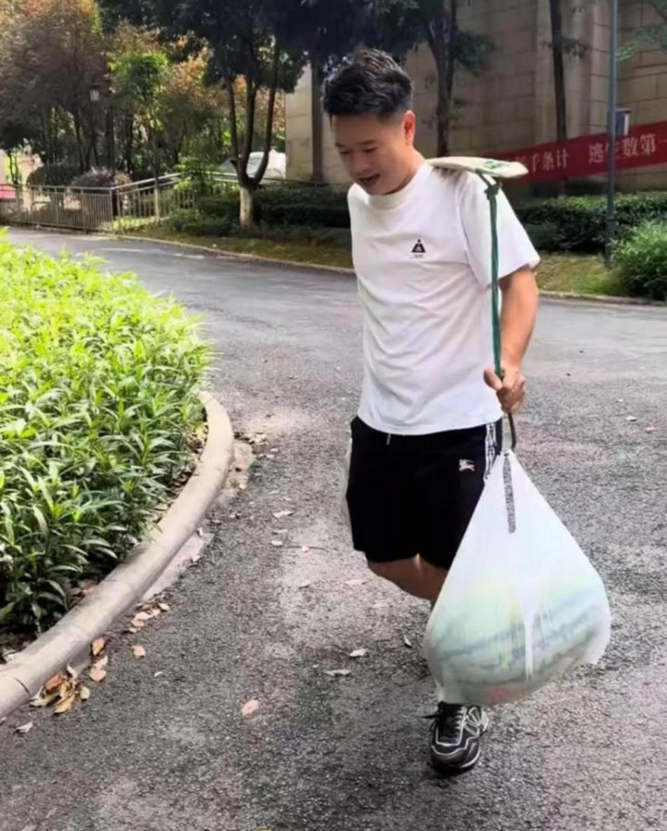 一頓吃200個(gè)水餃的16個(gè)外甥開學(xué)了