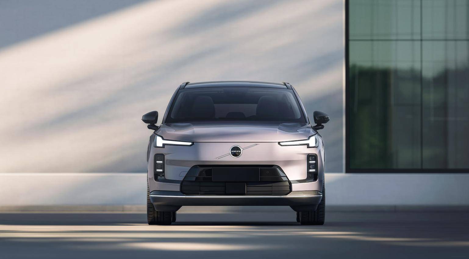 26.99萬(wàn)起!沃爾沃XC70插混SUV上市:擁有1200km綜合續(xù)航