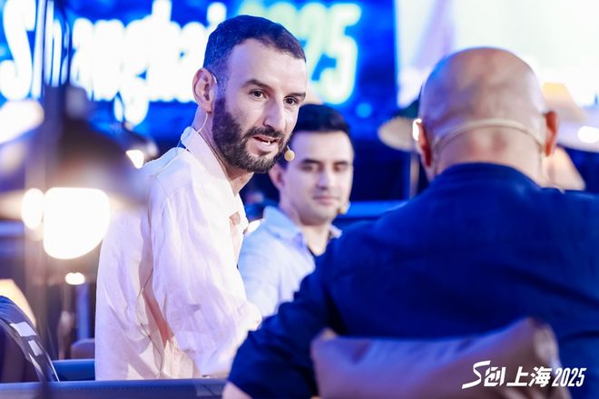 “我們在上海被20家合作方‘圍住’”!徐匯的AI引力場持續生效