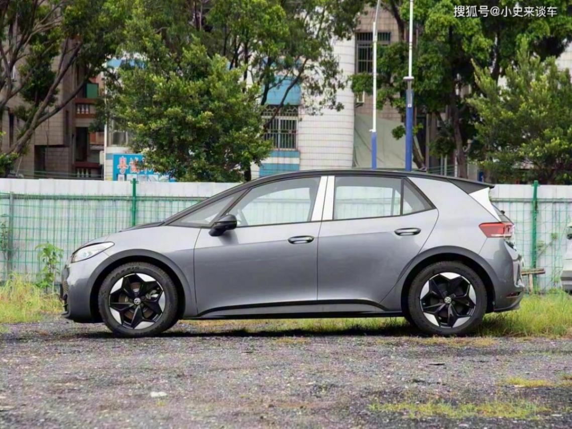 大眾純電“小鋼炮”售價很親民,外觀動感,軸距近2米8,續航出色