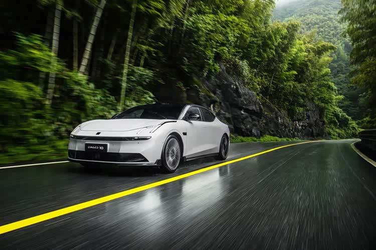 為何是“閉眼入”優(yōu)選?領(lǐng)克10 EM-P用銷(xiāo)量破萬(wàn)重新詮釋混動(dòng)價(jià)值