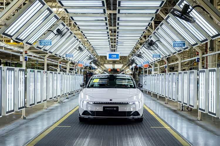 為何是“閉眼入”優(yōu)選?領(lǐng)克10 EM-P用銷(xiāo)量破萬(wàn)重新詮釋混動(dòng)價(jià)值