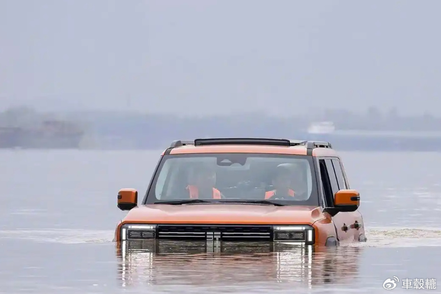 縱橫G700的兩棲牌,會(huì)比坦克500、豹8和大切諾基香嗎?