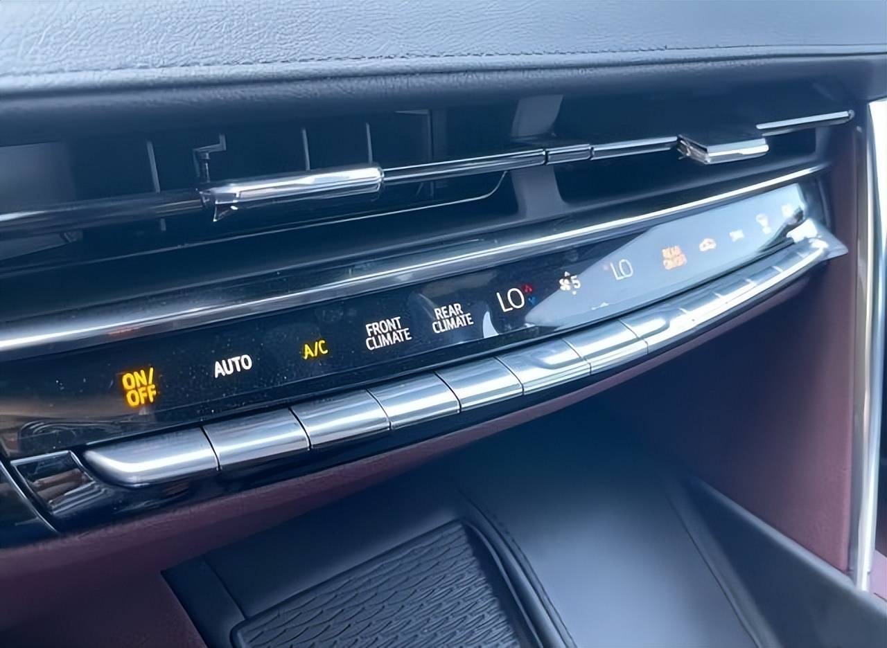 2026款凱迪拉克CT6 10月22日上市,配置調(diào)整升級能否贏得市場青睞?