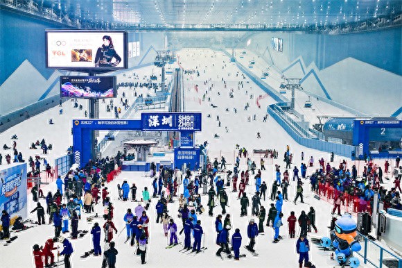 室外30℃,室內(nèi)-6℃!南方滑雪場(chǎng)10天吸引30萬(wàn)人次