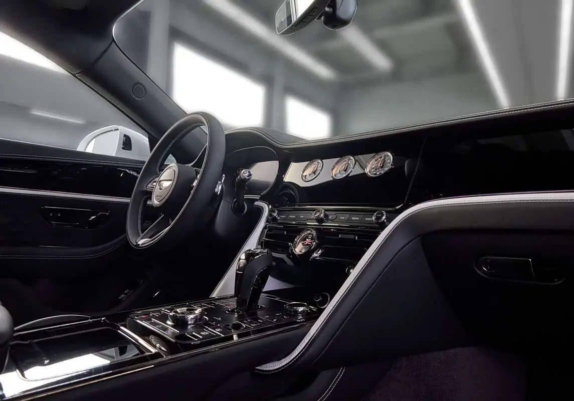 搭載4.0T V8插混系統 賓利飛馳極致版施坦威定制版官圖