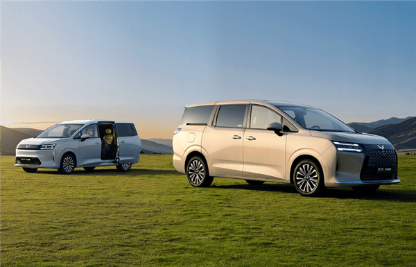 最親民的“GL8” 五菱星光730上市:7.1萬起