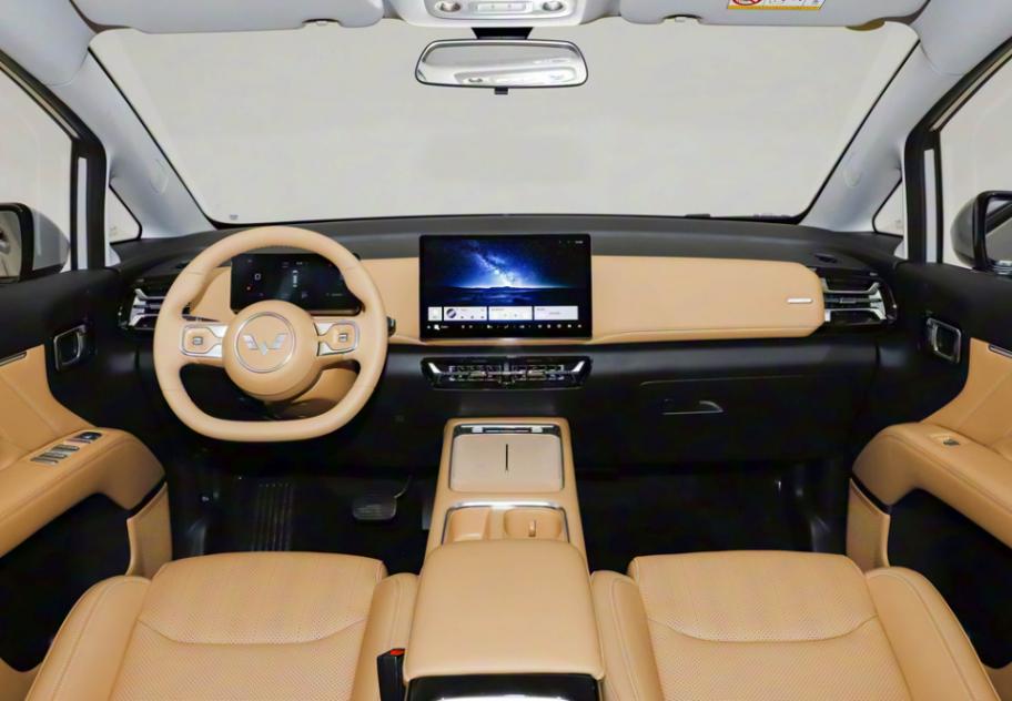 五菱星光730上市 燃油/插混/純電動(dòng)力可選 補(bǔ)貼置換價(jià)7.10萬(wàn)起 圖片