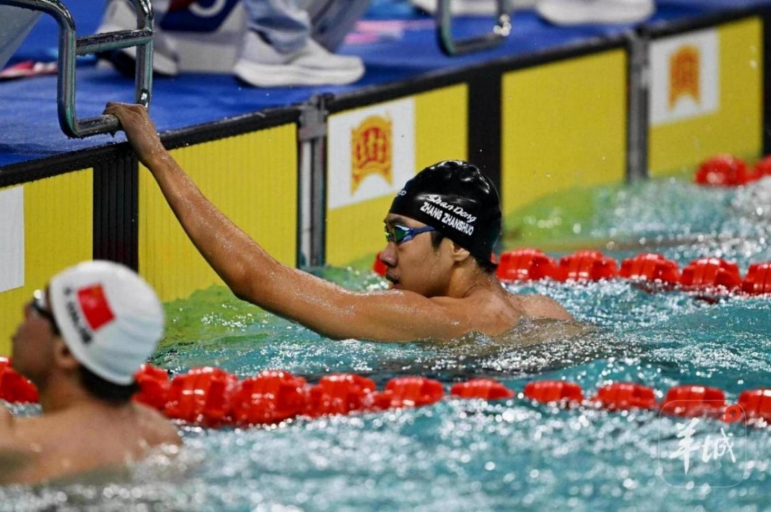 巔峰對決!小將們在泳池中“大展鴻圖”