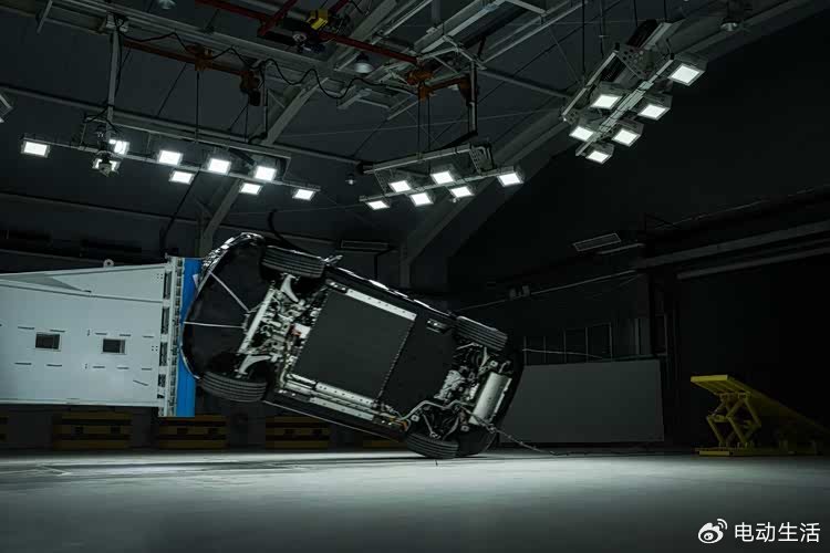 售37.99萬元起!嵐圖泰山上市/開啟豪華SUV下半場