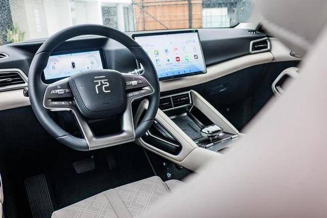 比亞迪元UP DM-i官圖發布,綜合續航1000公里,還要啥五菱繽果?