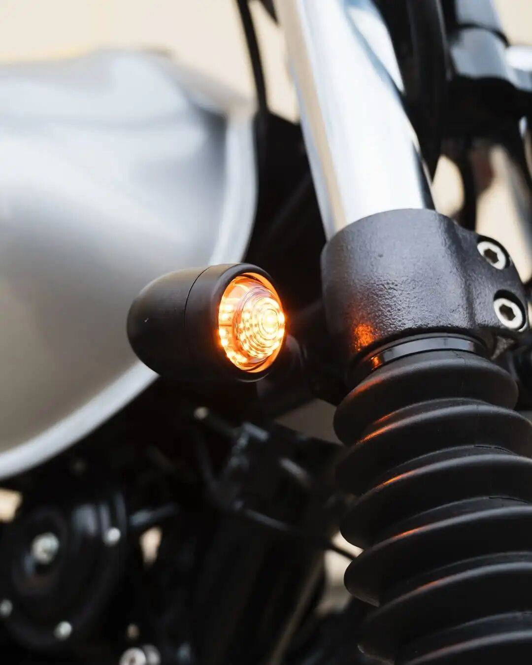 排氣是這臺車的靈魂:本田CB350攀爬者風格改裝